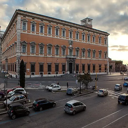 Domus Laurae Guest house 3*