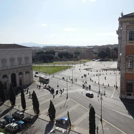 Domus Laurae 3* Rome