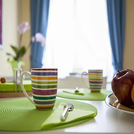 Domus Laurae Guest house 3*