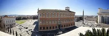 Domus Laurae 3* Rome