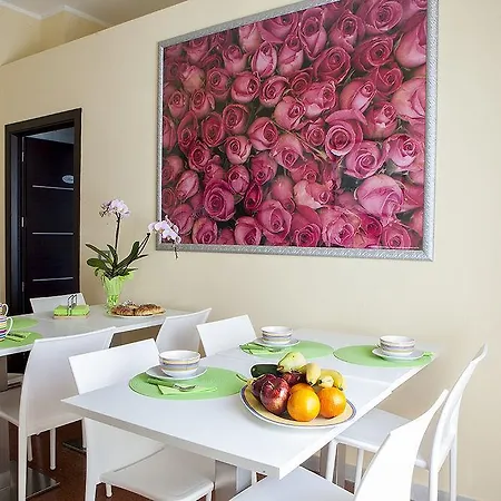 Guest house Domus Laurae 3*